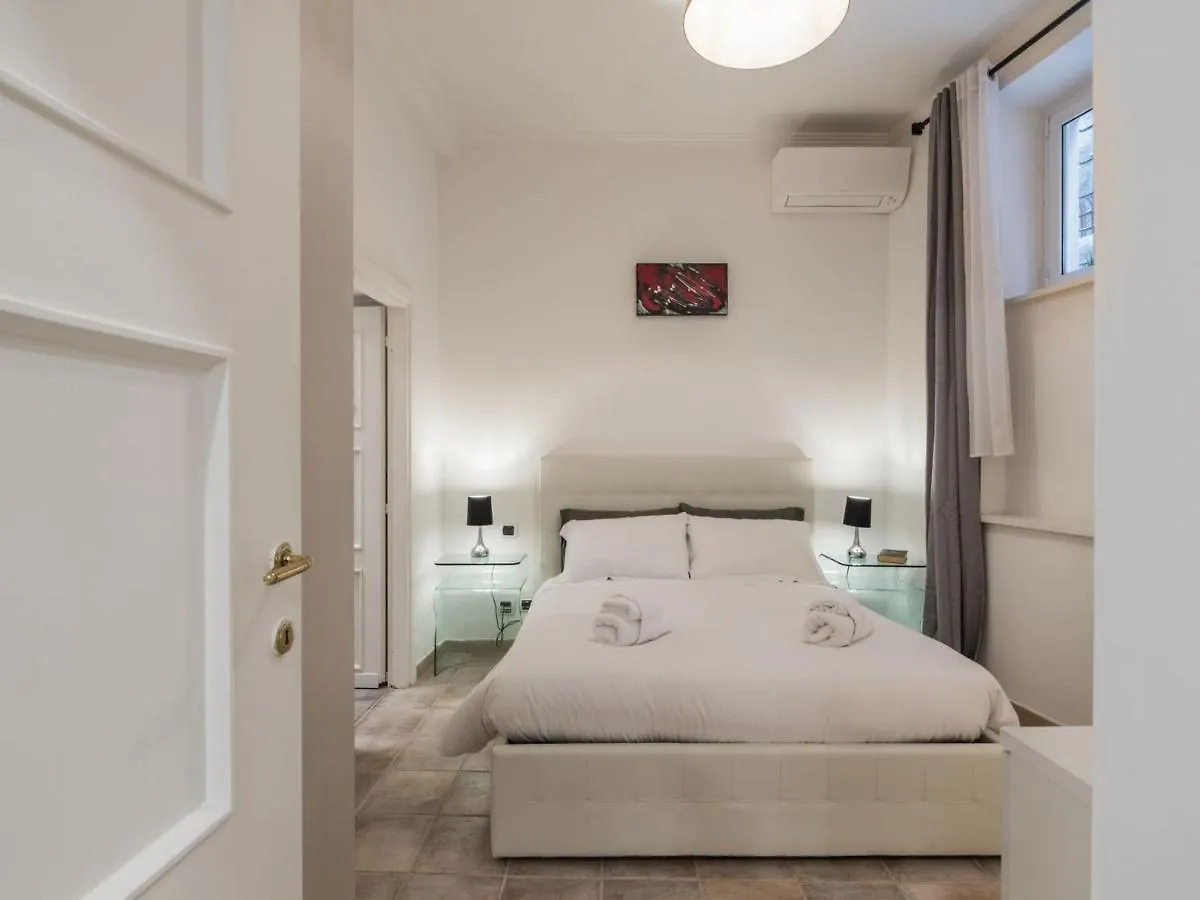 The Best Rent - Gorgeous One-Bedroom Apartment Near Piazza Di Spagna Rome