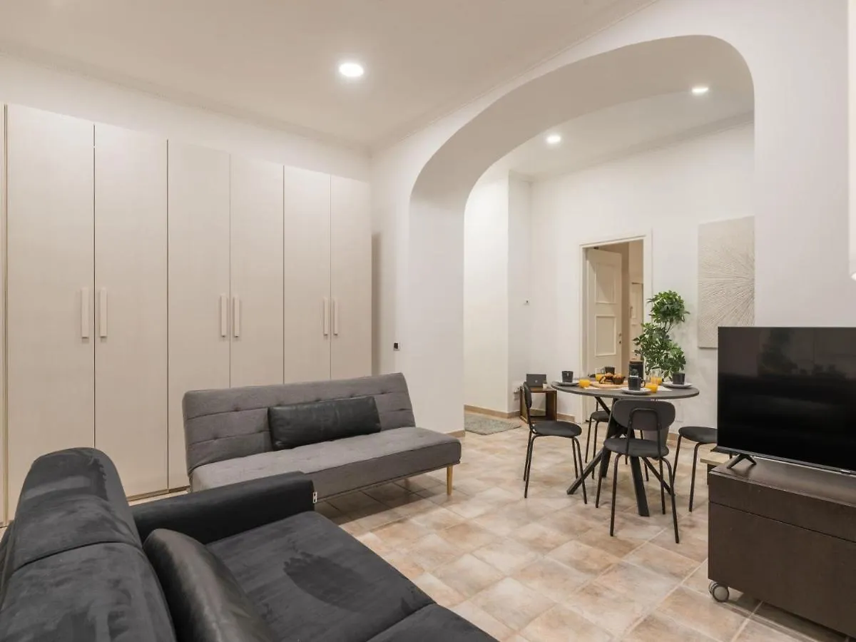The Best Rent - Gorgeous One-Bedroom Apartment Near Piazza Di Spagna Rome Italy