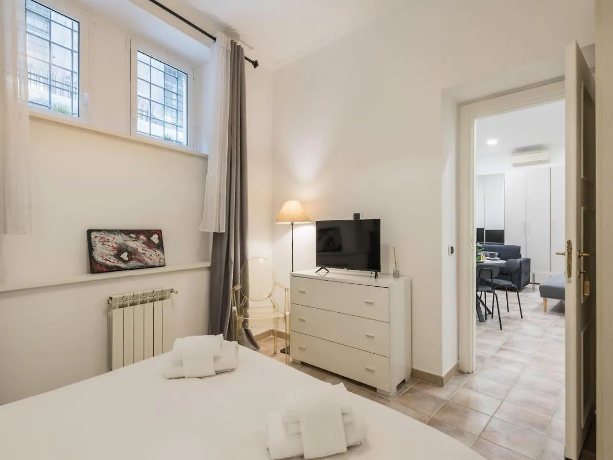 The Best Rent - Gorgeous One-Bedroom Apartment Near Piazza Di Spagna Rome
