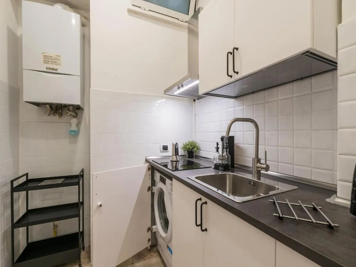 The Best Rent - Gorgeous One-Bedroom Apartment Near Piazza Di Spagna Rome Italy